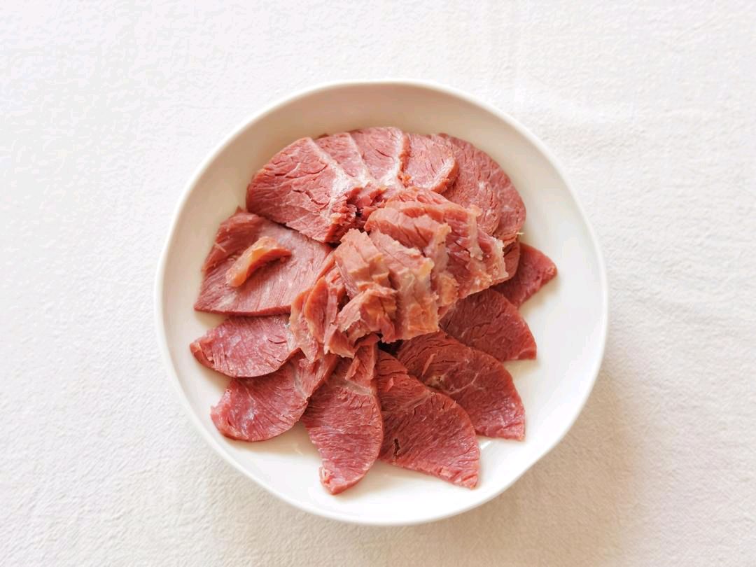 酱牛肉拌黄瓜夏日最爱