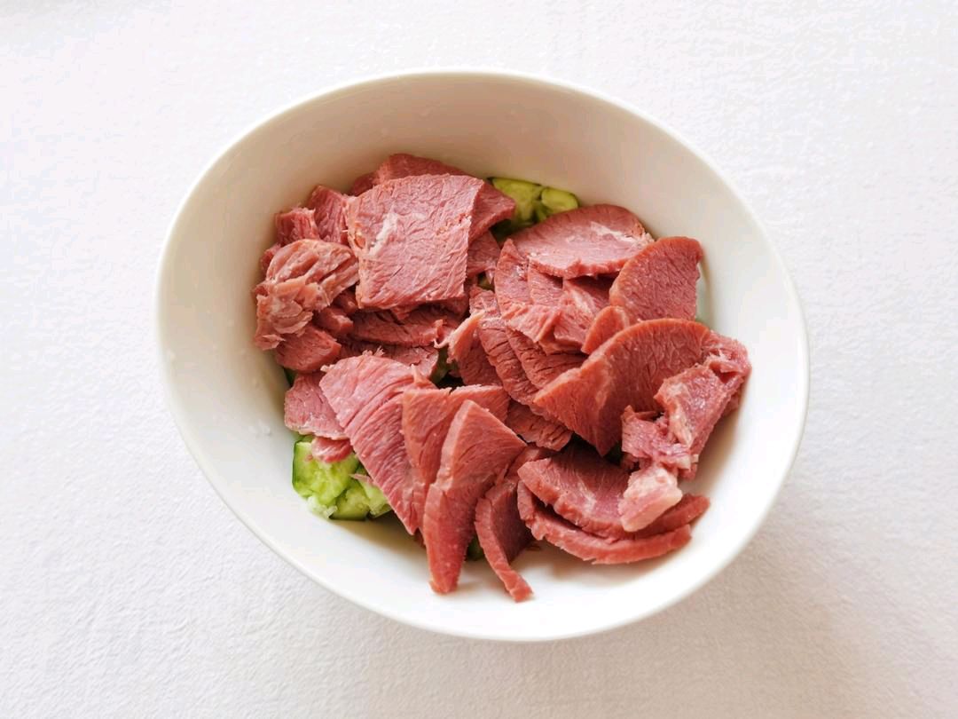 酱牛肉拌黄瓜夏日最爱
