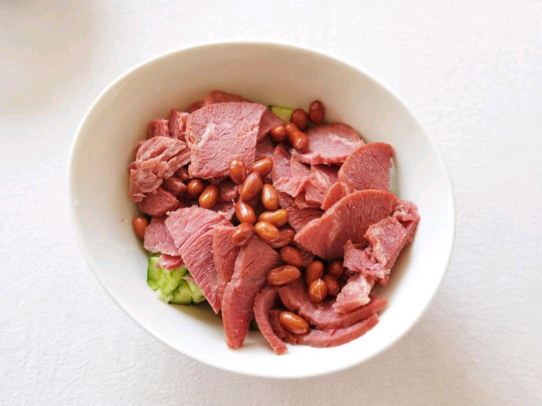 酱牛肉拌黄瓜夏日最爱