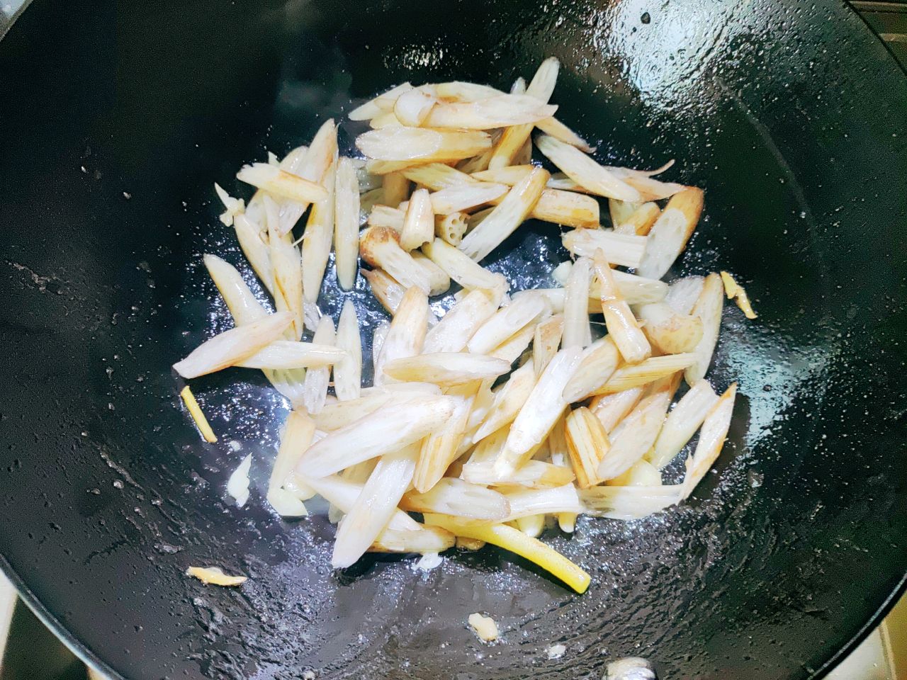 藕带炒肉片