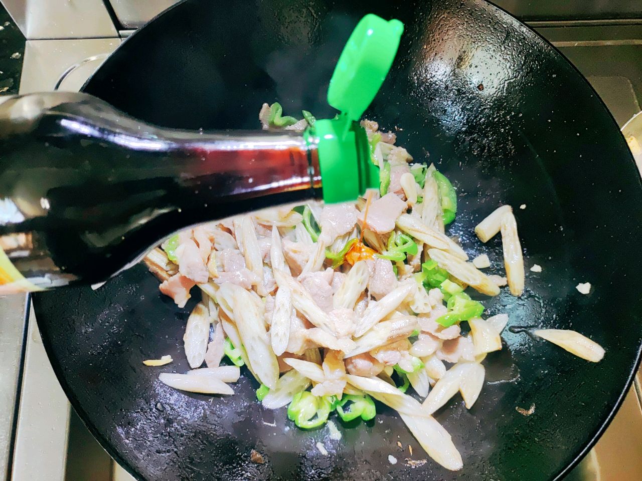 藕带炒肉片