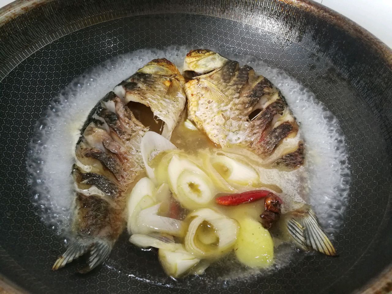 酱焖鲫鱼