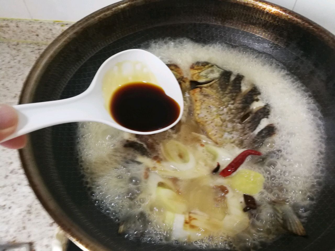 酱焖鲫鱼