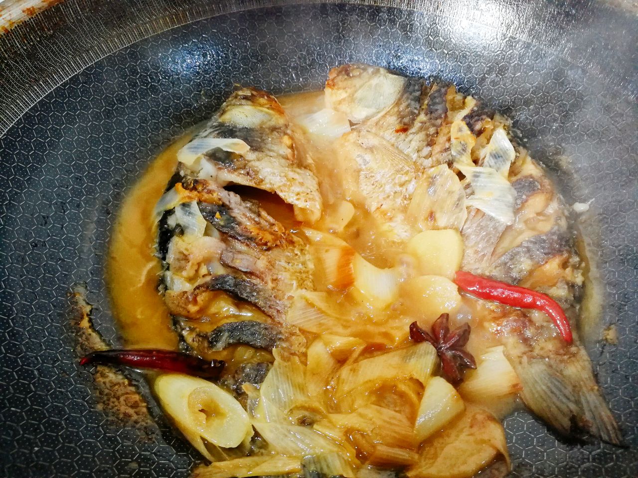 酱焖鲫鱼