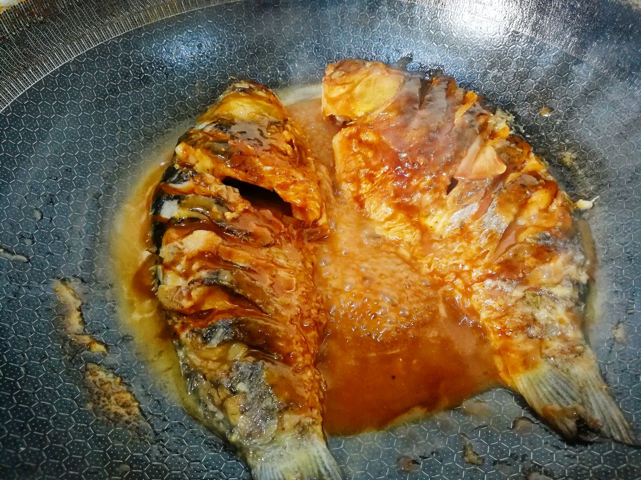 酱焖鲫鱼