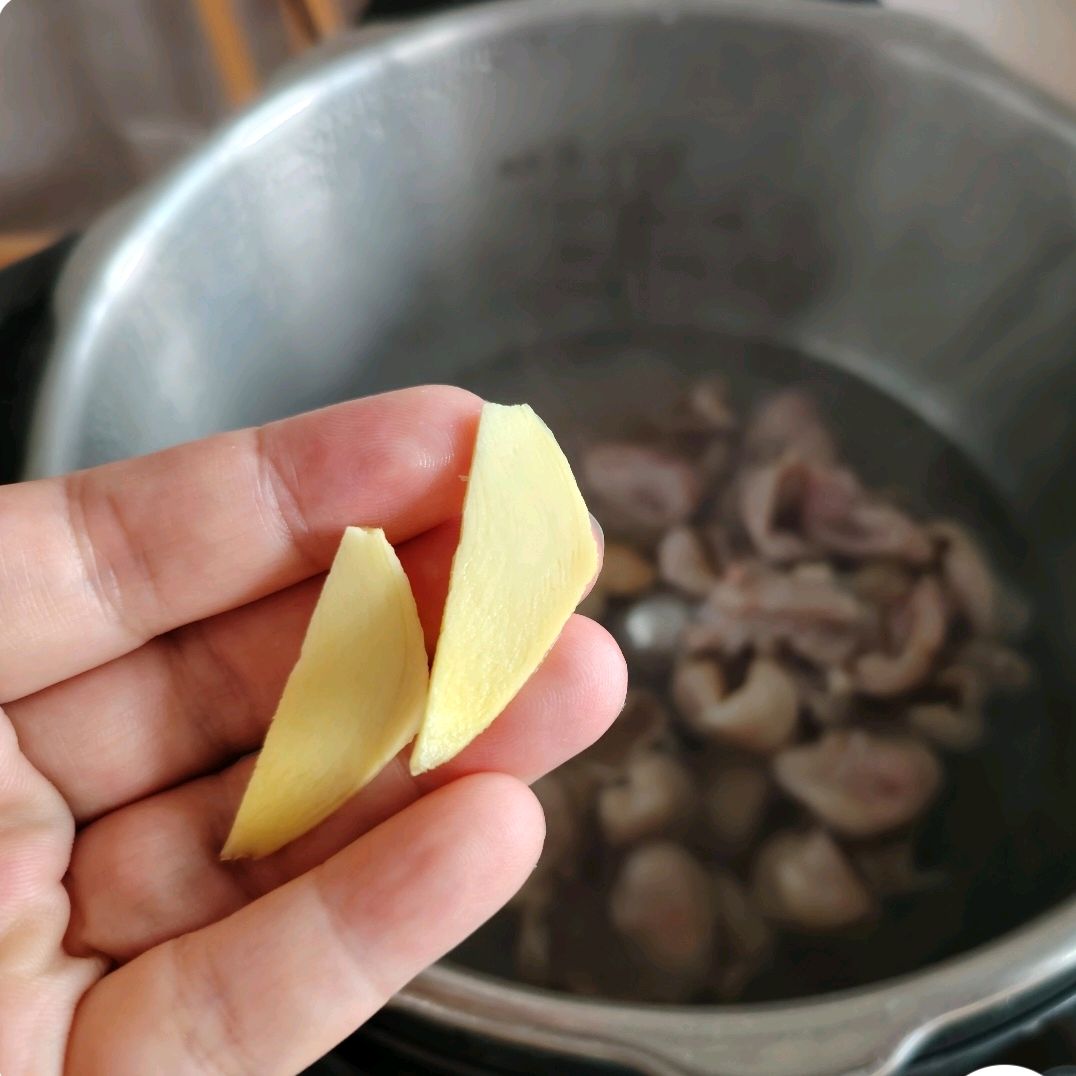 爆炒鱼肚