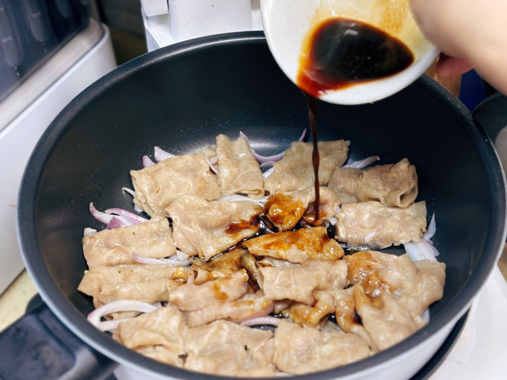 港式茶餐厅的肥牛抱蛋饭