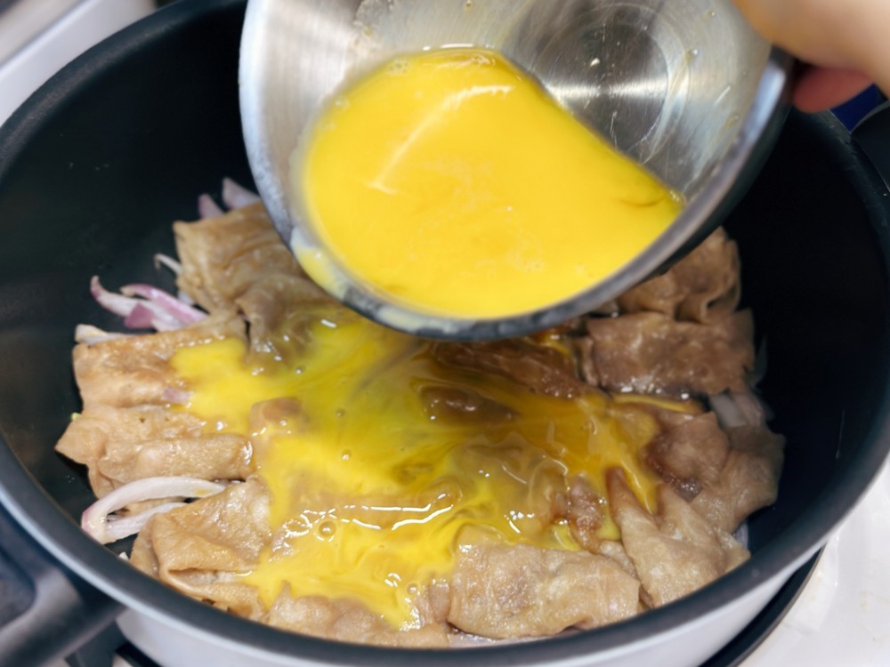 港式茶餐厅的肥牛抱蛋饭