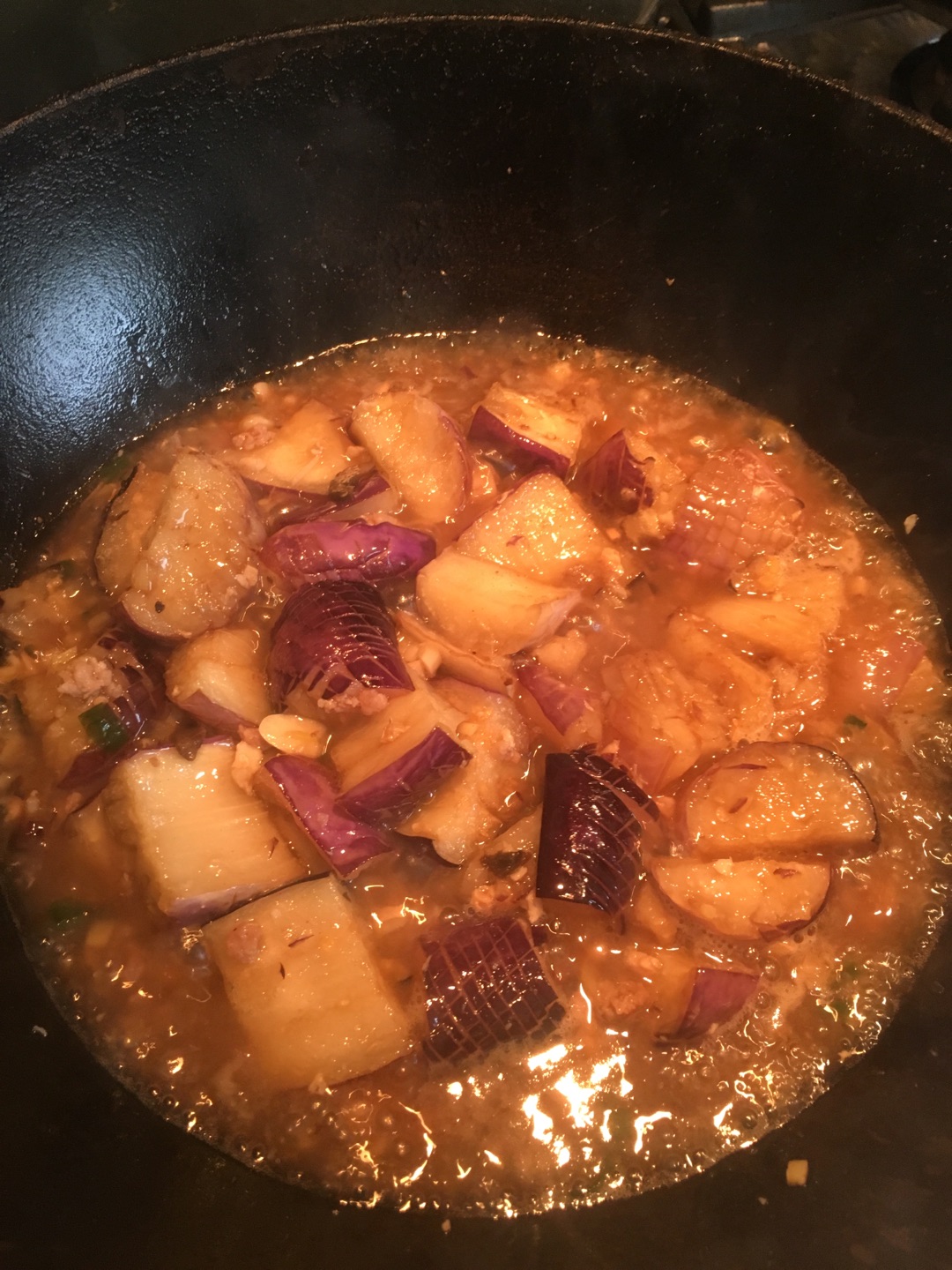 咸鱼茄子煲（附茄子不油腻的小窍门）