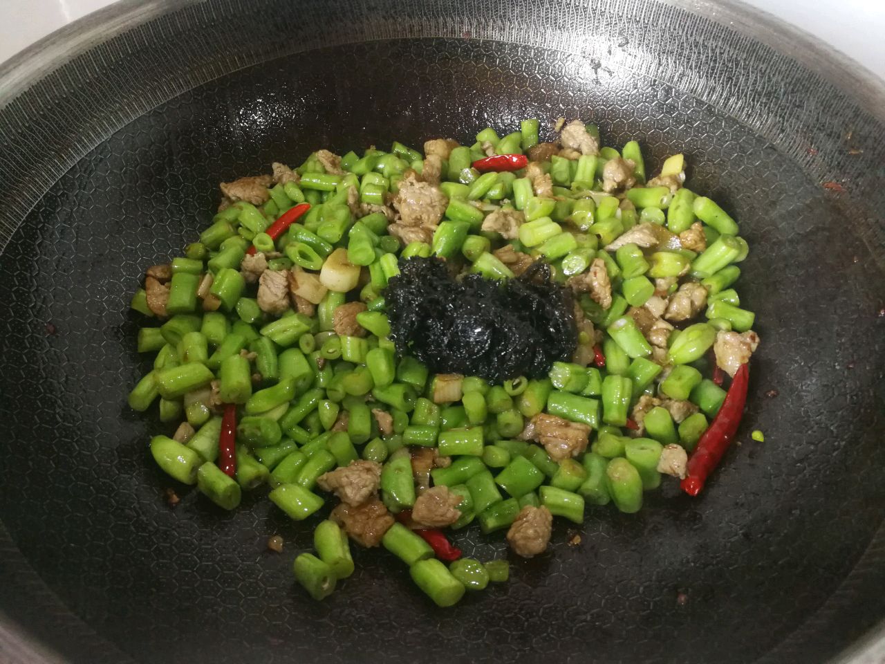 豆角丁炒橄榄菜
