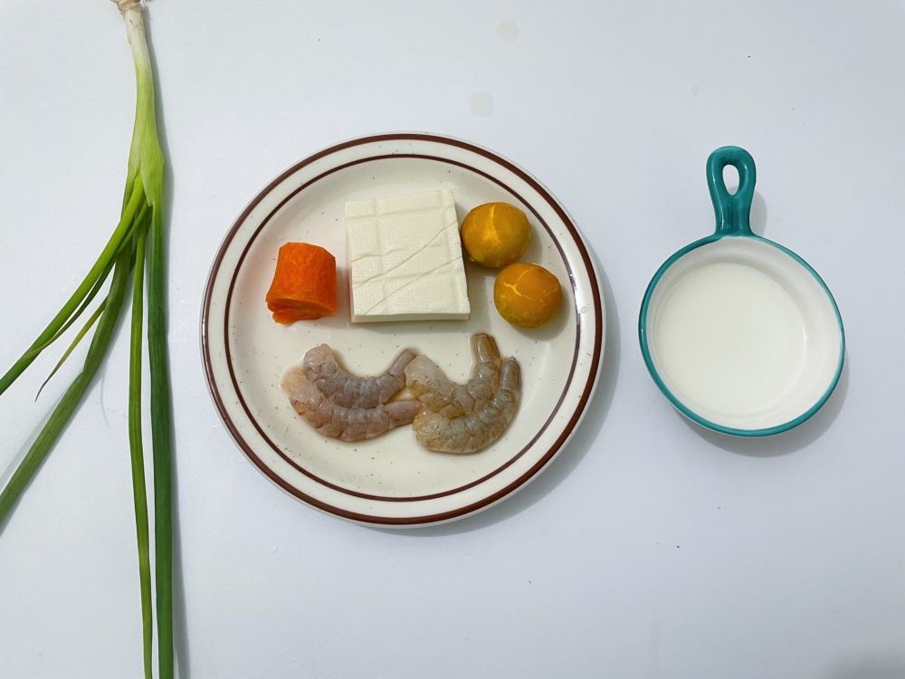 蛋黄虾仁豆腐煲（辅食）