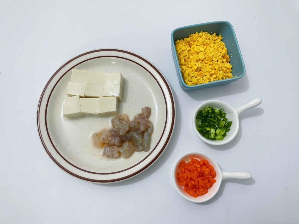 蛋黄虾仁豆腐煲（辅食）