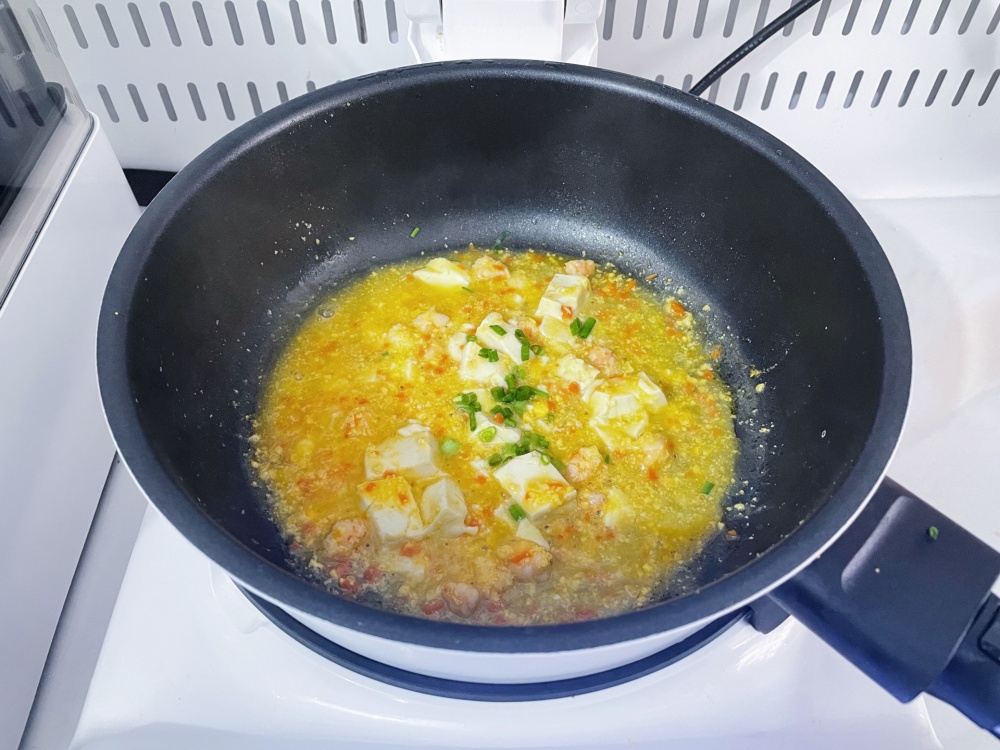蛋黄虾仁豆腐煲（辅食）