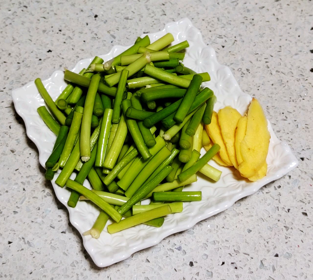 蒜苔炒蛏子