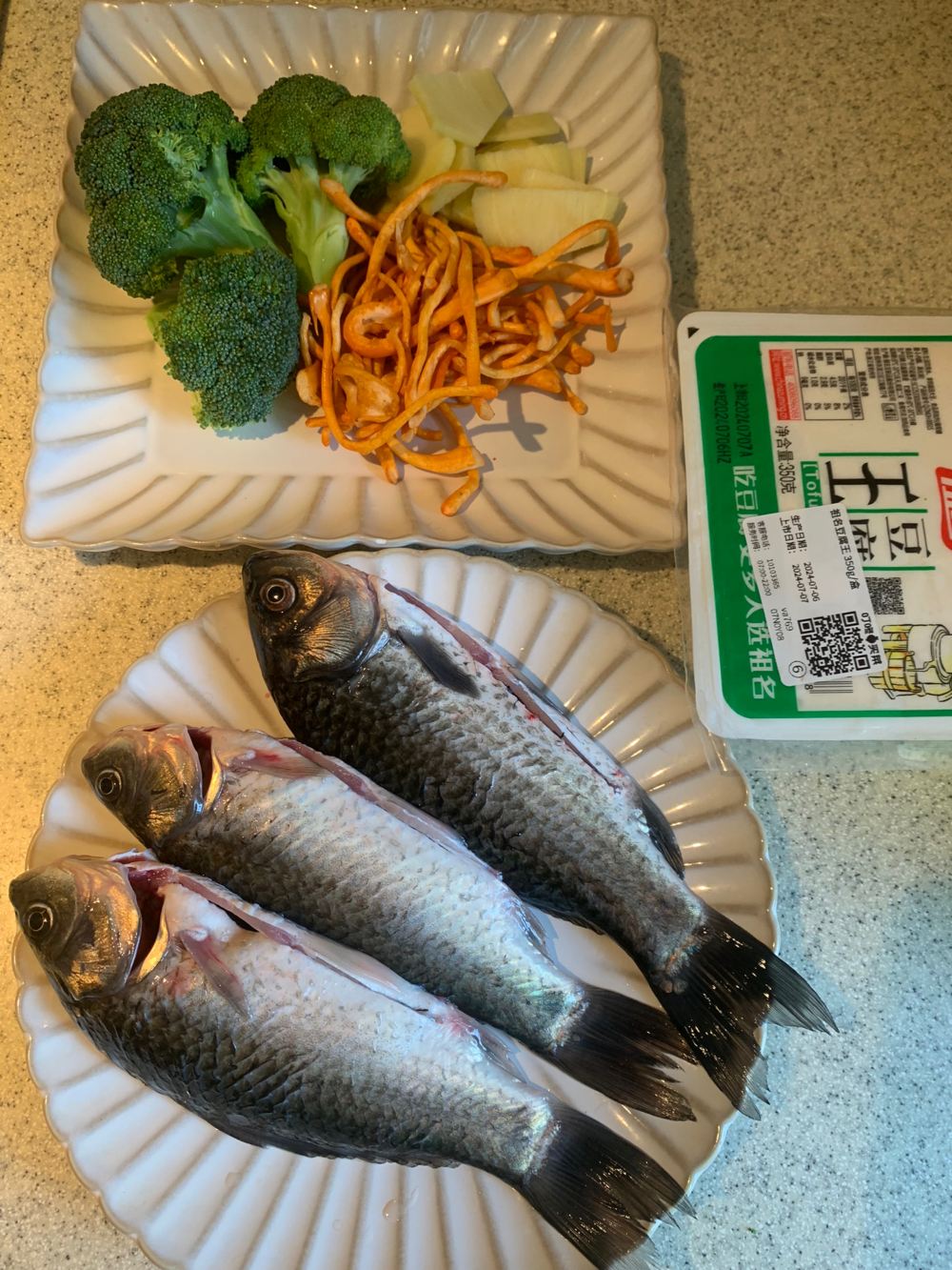 鲫鱼虫草花豆腐汤