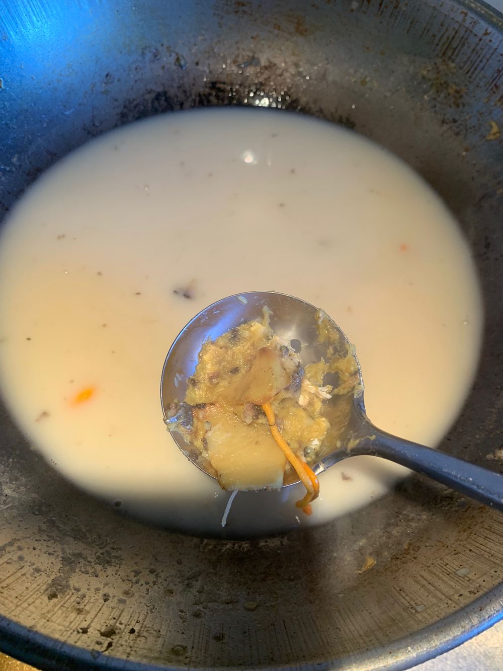 鲫鱼虫草花豆腐汤