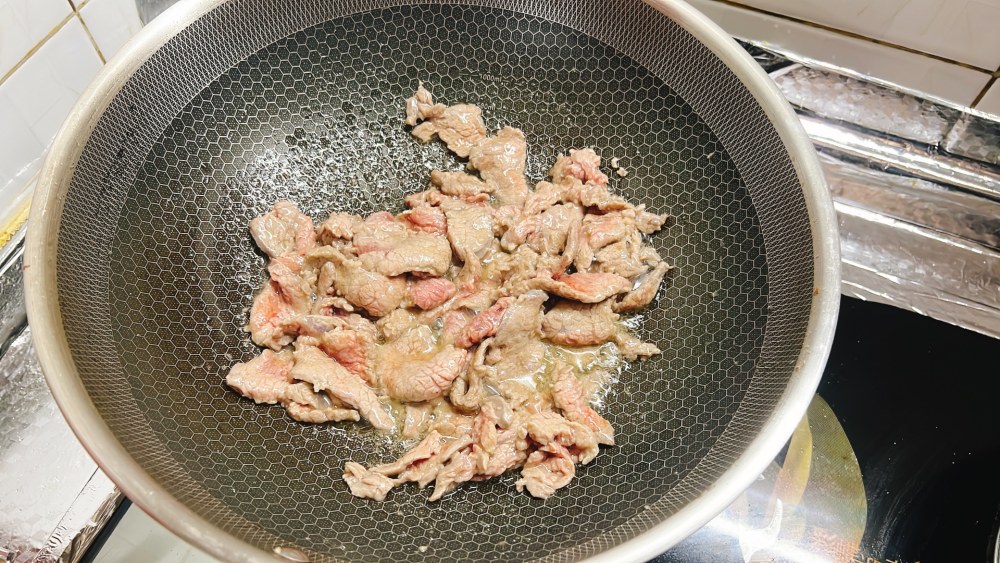 香菇洋葱滑牛肉