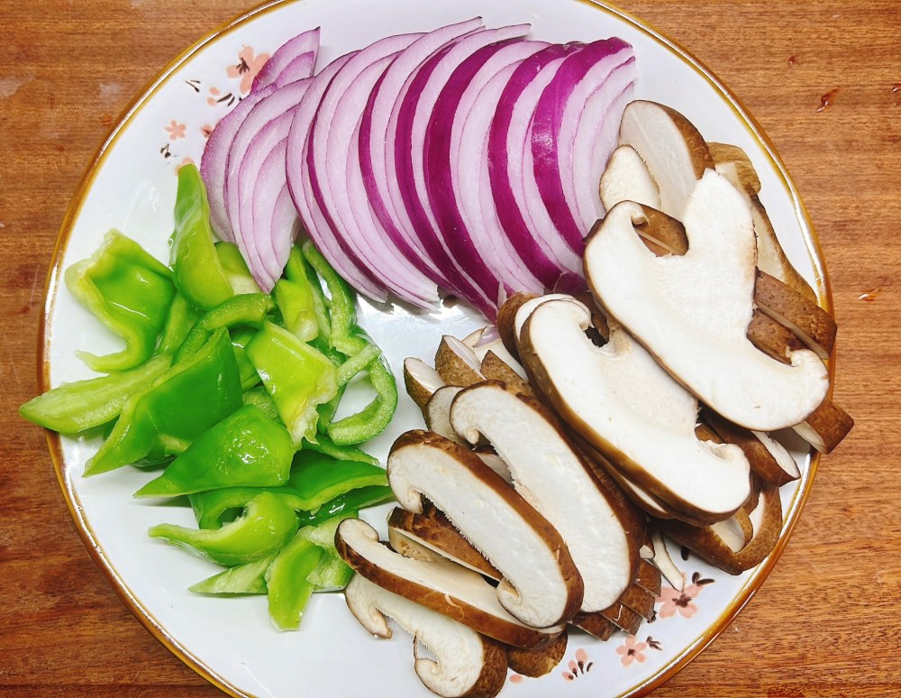 香菇洋葱滑牛肉
