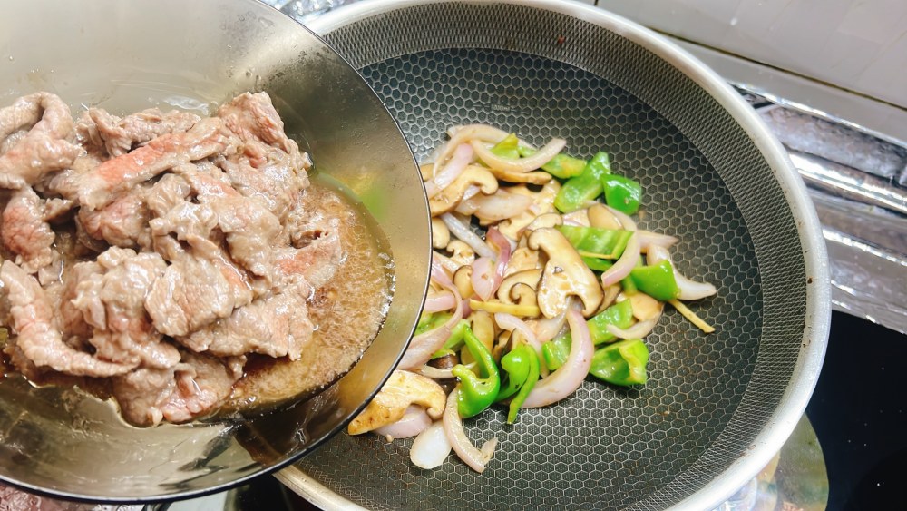 香菇洋葱滑牛肉