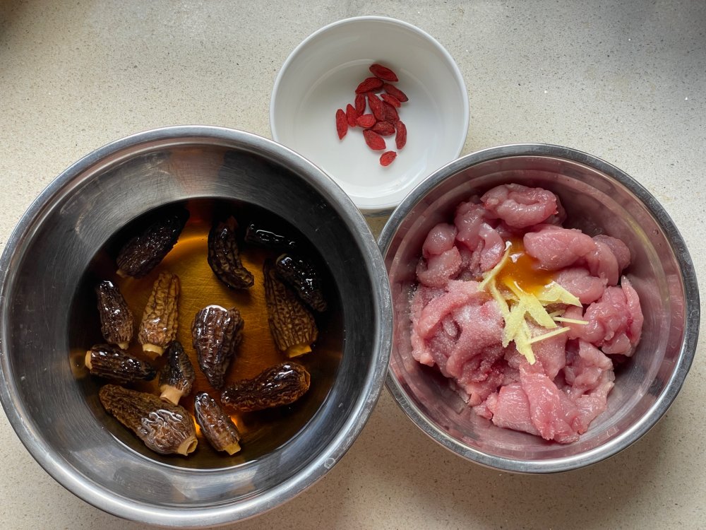 羊肚菌蒸瘦肉