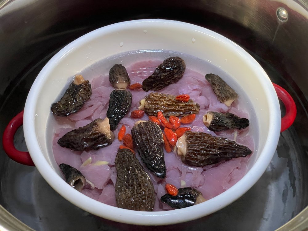 羊肚菌蒸瘦肉