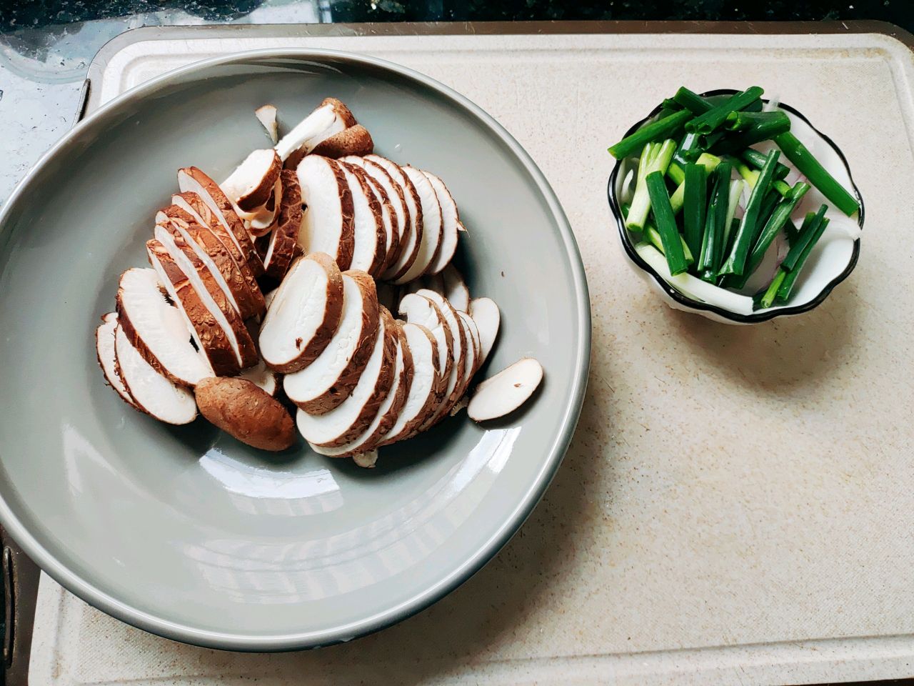 香菇炒牛肉片