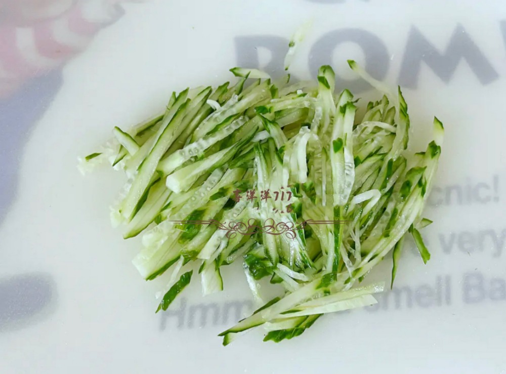 捞汁豆皮卷