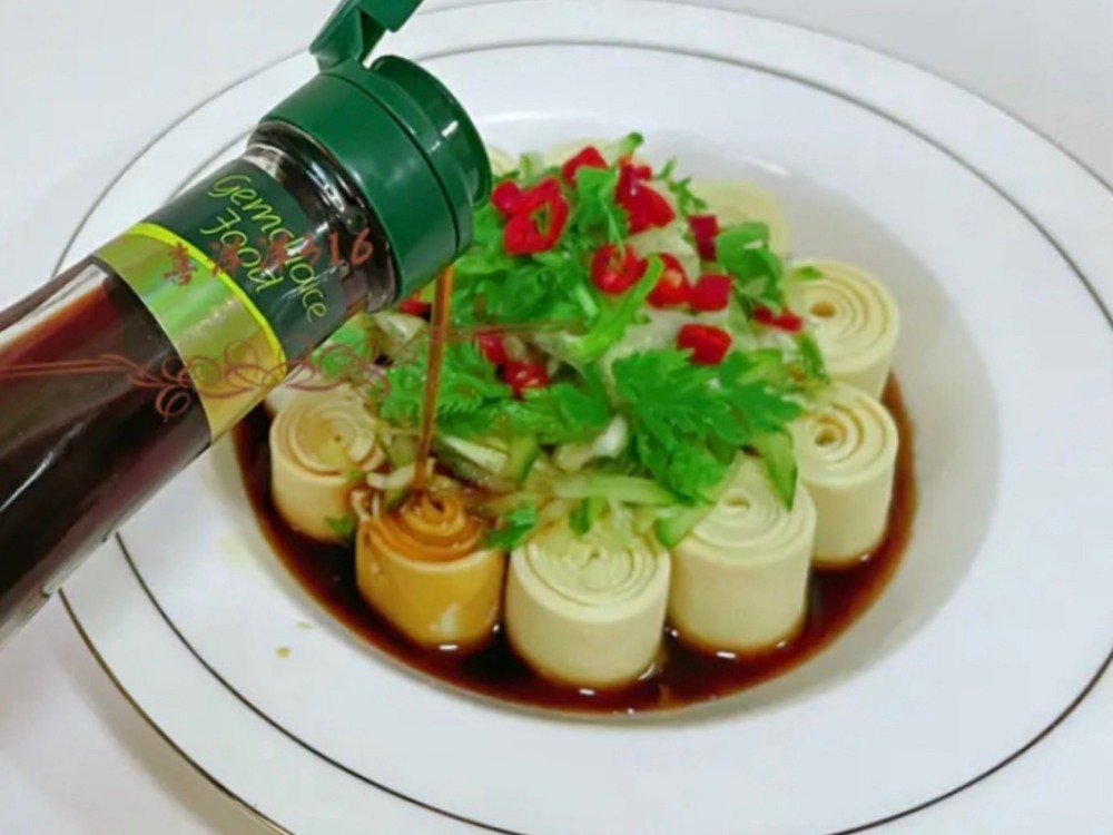 捞汁豆皮卷