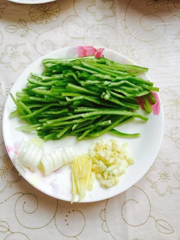 下饭必备——青椒肉丝