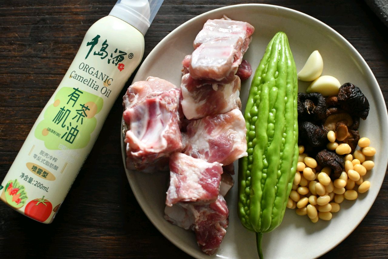 夏日限定潮汕苦瓜煲