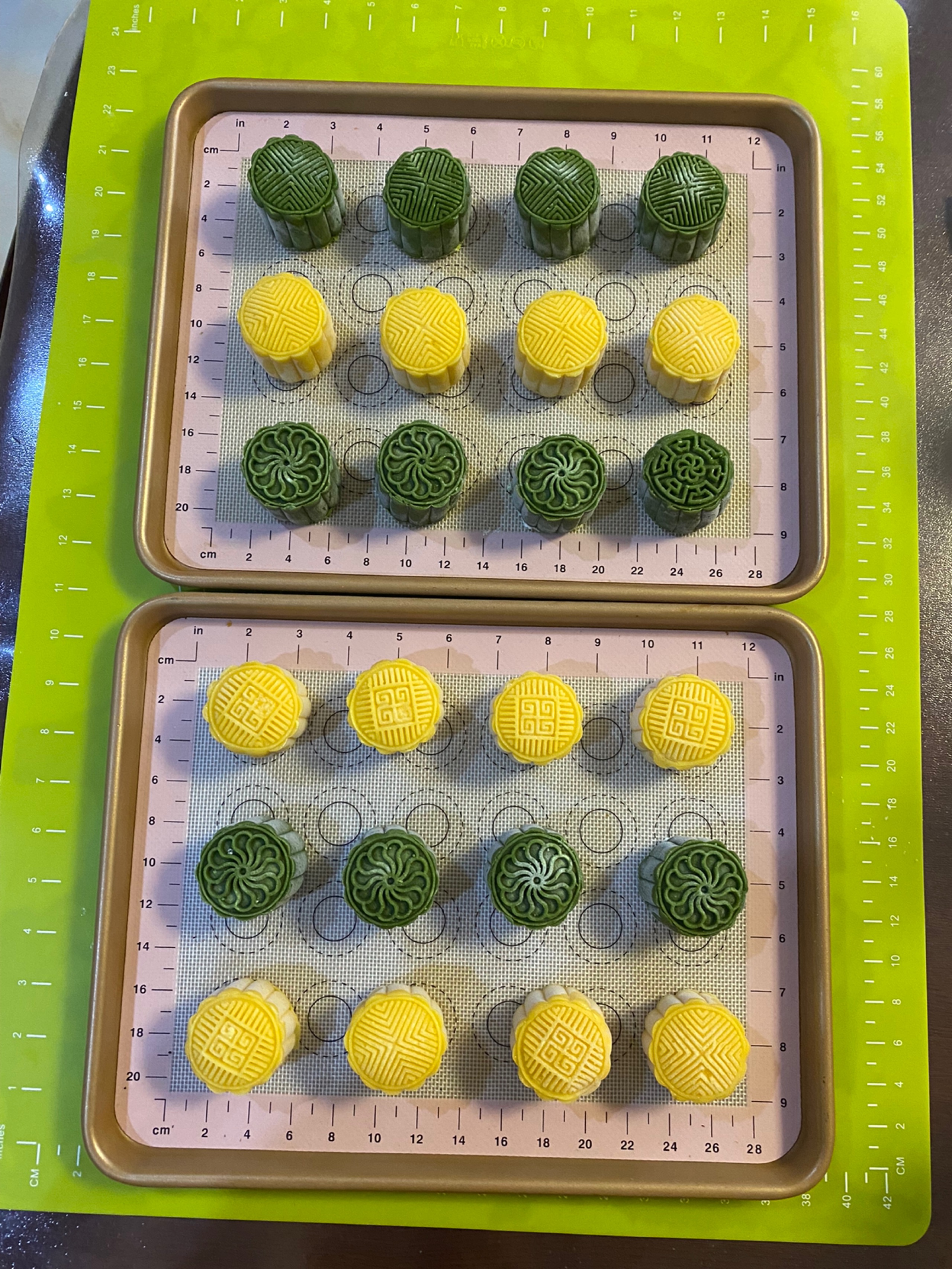 港式流心奶黄月饼-一口爆浆