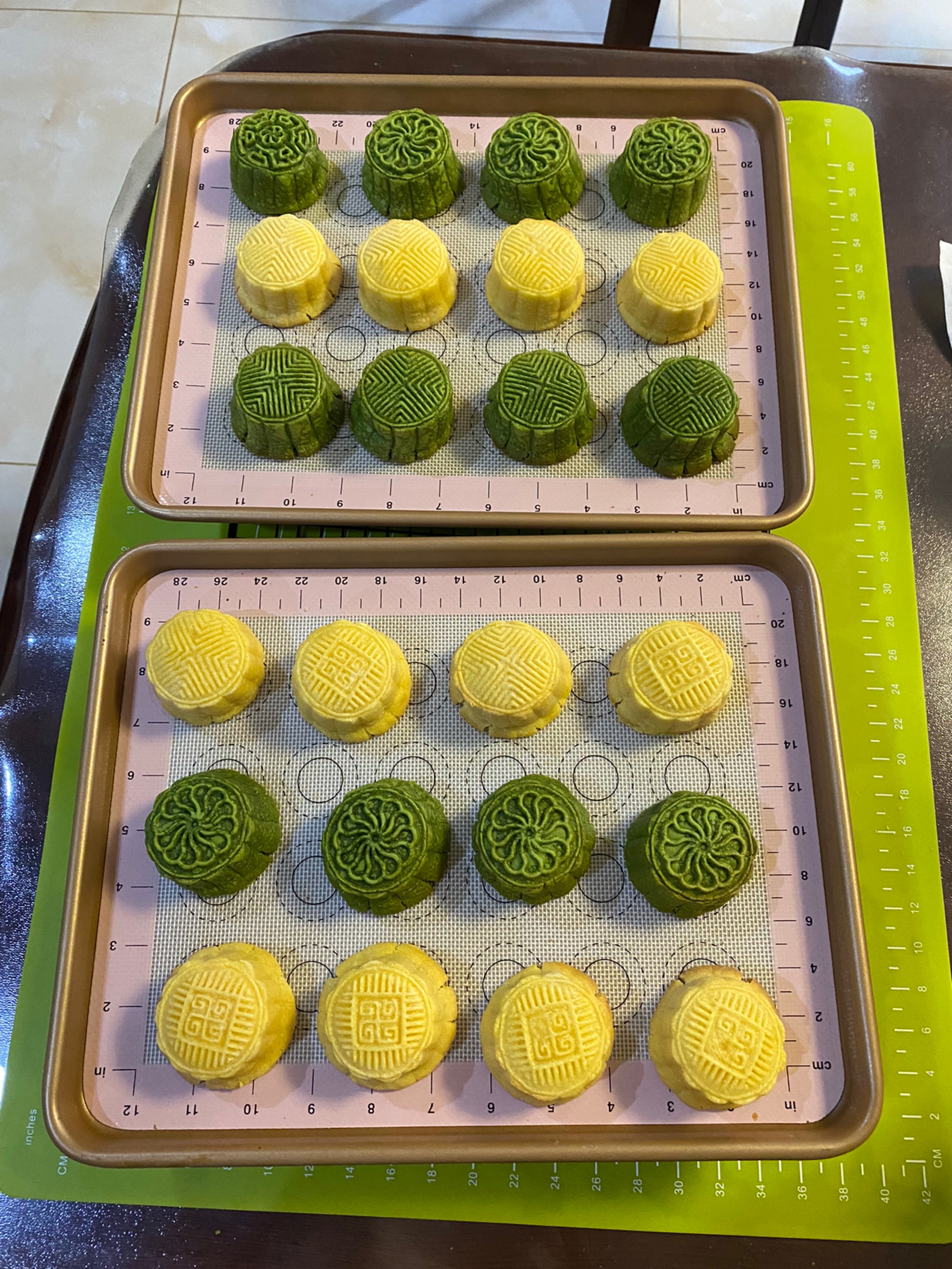 港式流心奶黄月饼-一口爆浆