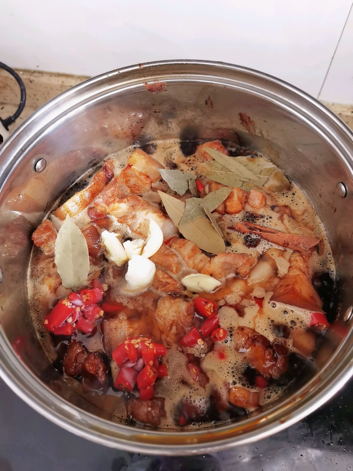 五花肉焖鹌鹑蛋