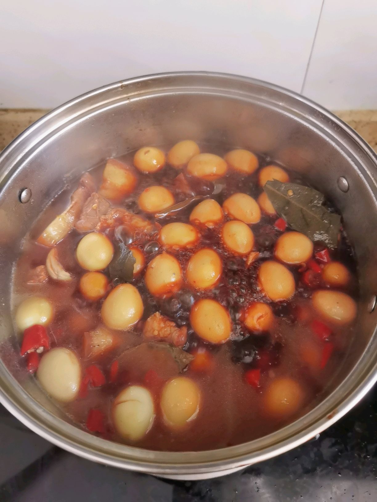 五花肉焖鹌鹑蛋