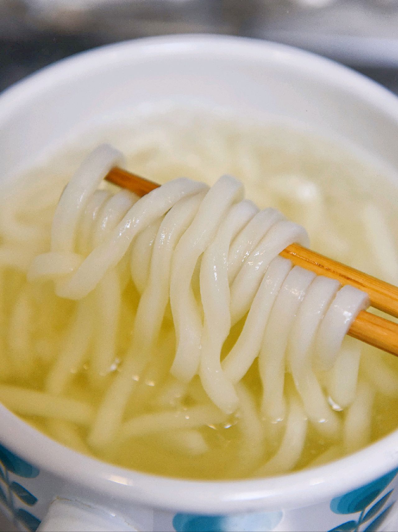 鲜香小龙虾拌乌冬面