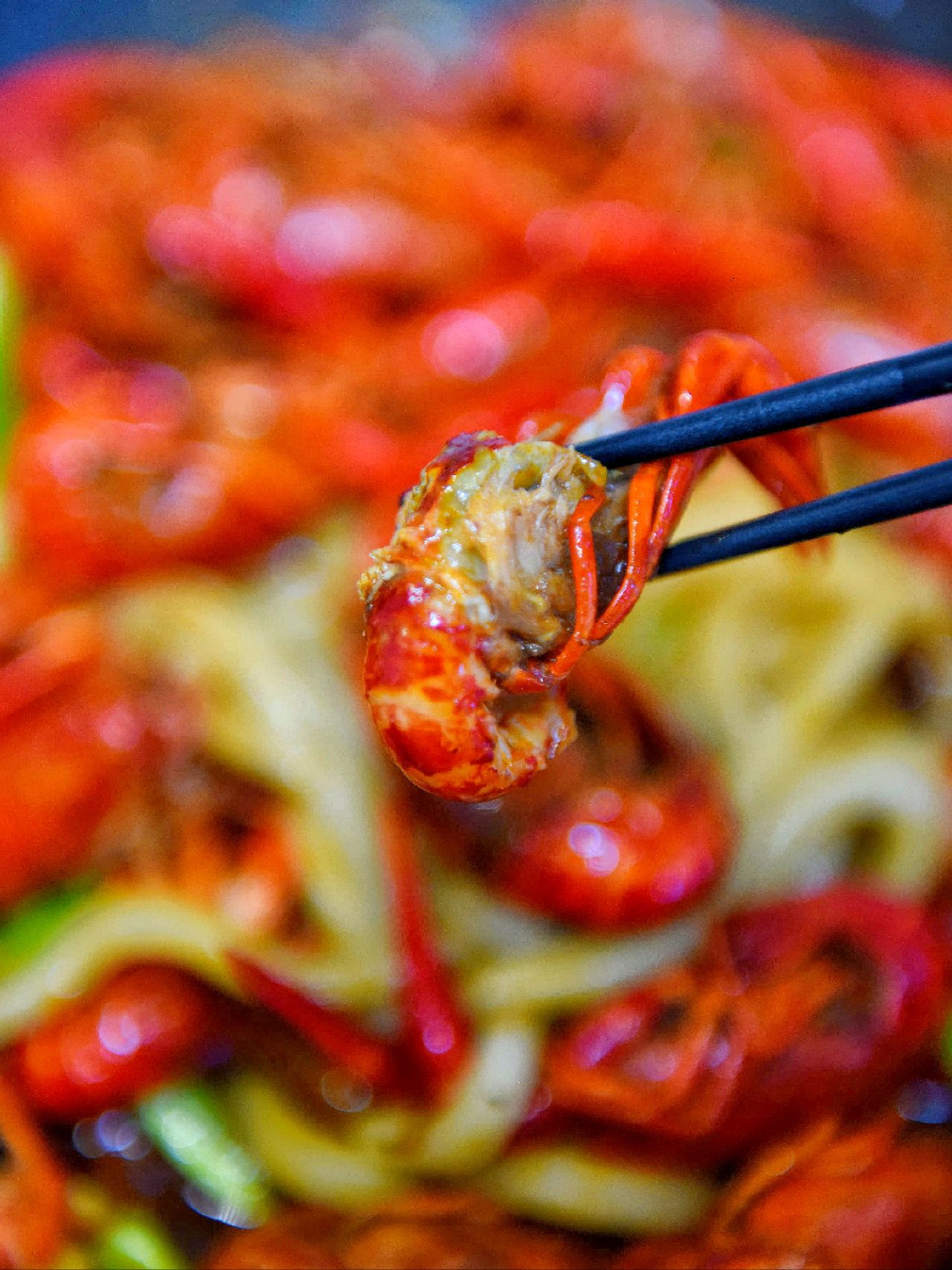 鲜香小龙虾拌乌冬面