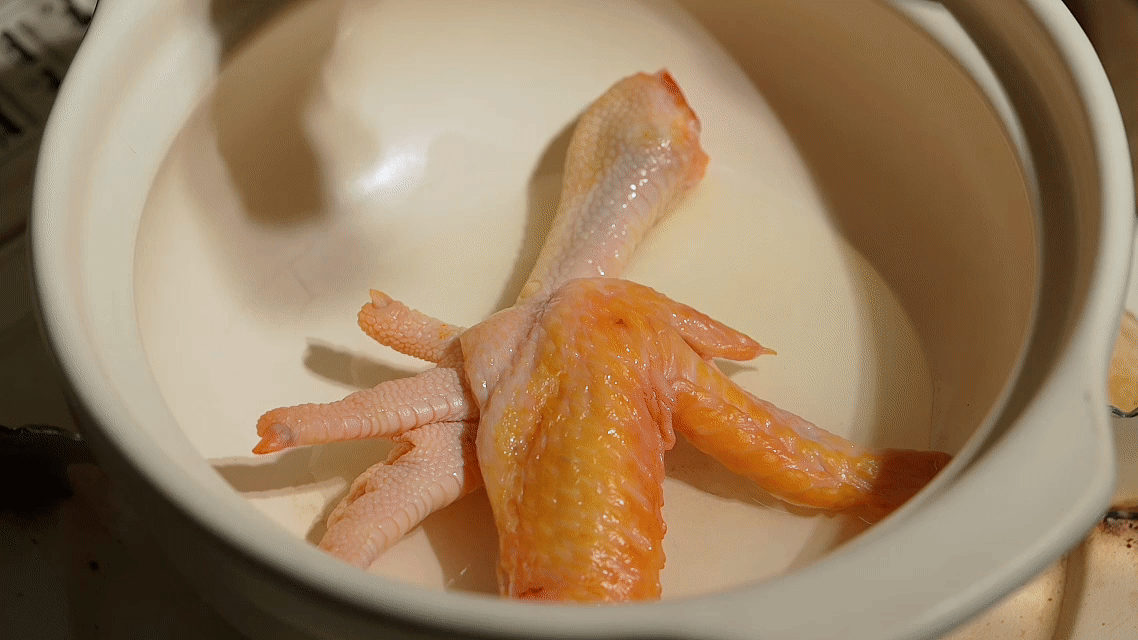 黄芪红枣鸡汤