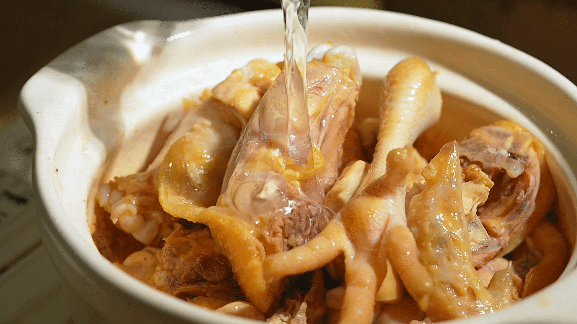 黄芪红枣鸡汤