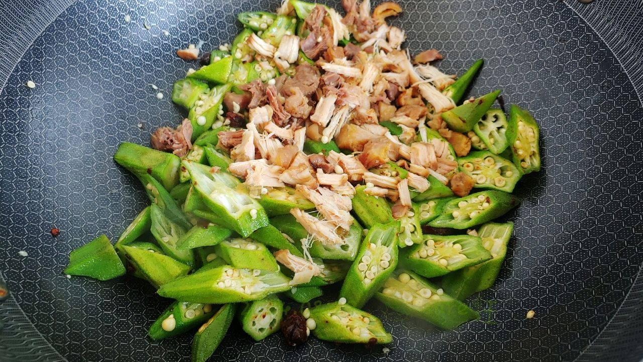 豆豉辣肉煸秋葵