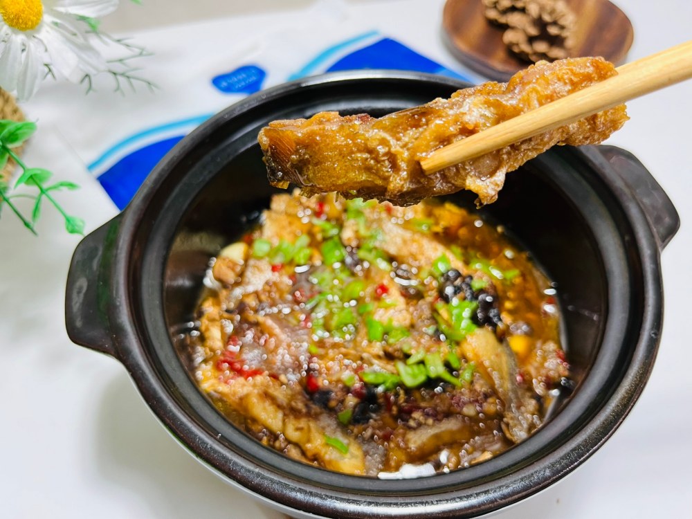 豆豉焖鲳鱼煲