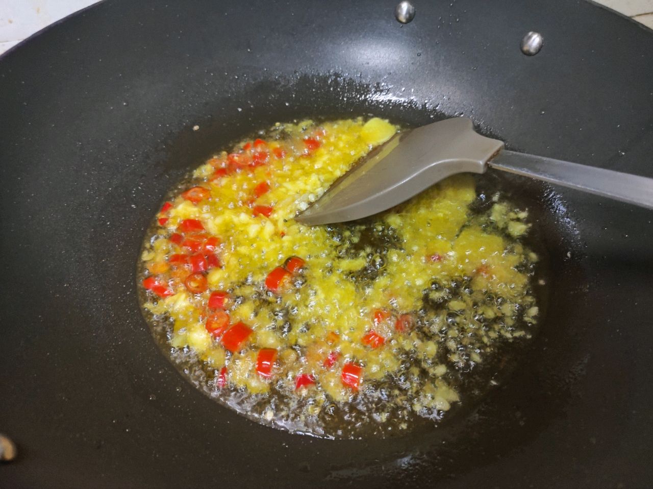 两碗饭打底｜小炒黄牛肉