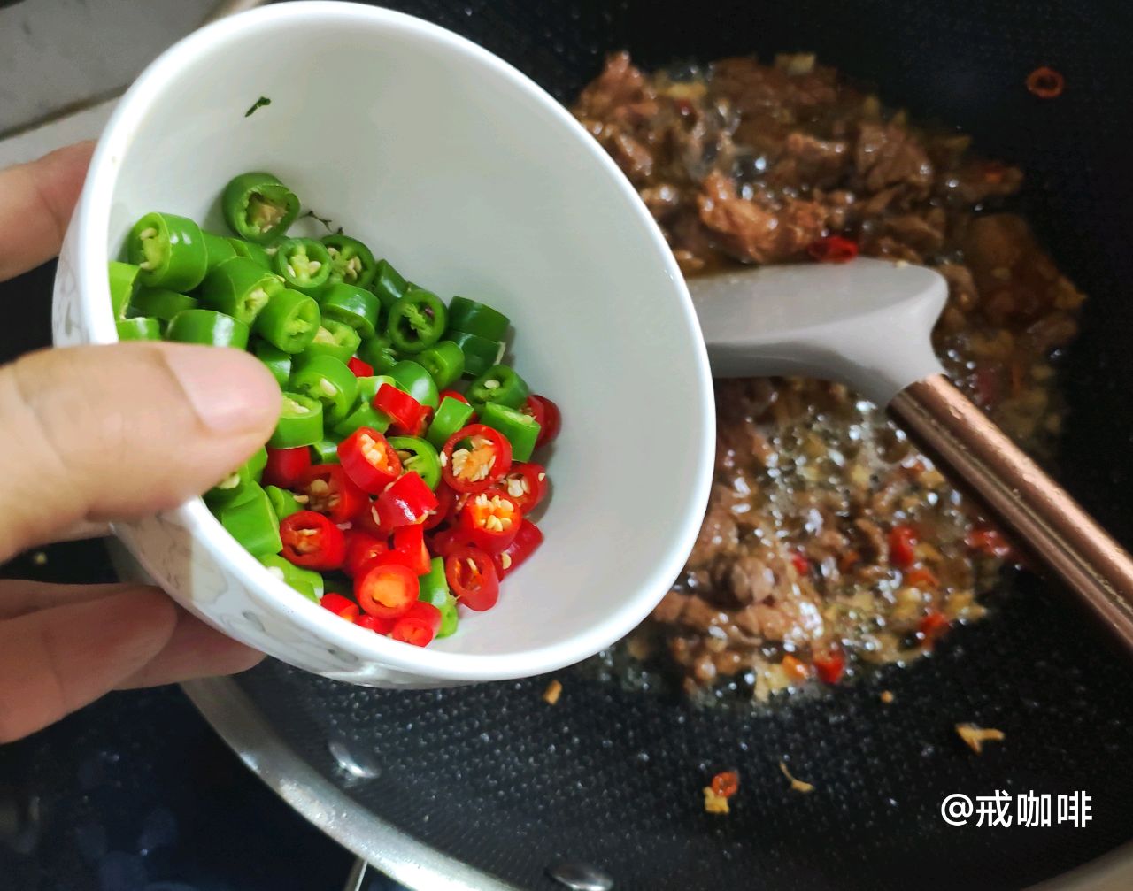 两碗饭打底｜小炒黄牛肉