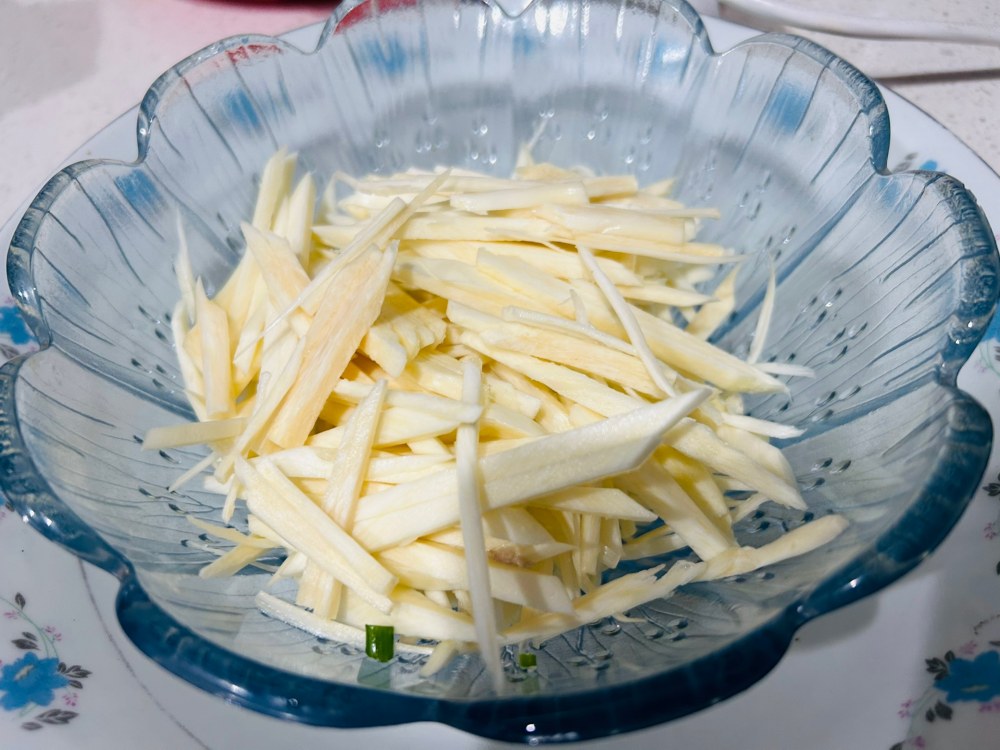 经典本帮菜 茭白鳝丝