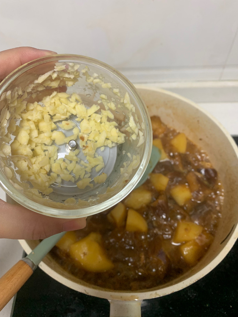 不放一滴盐的酱烧茄子土豆