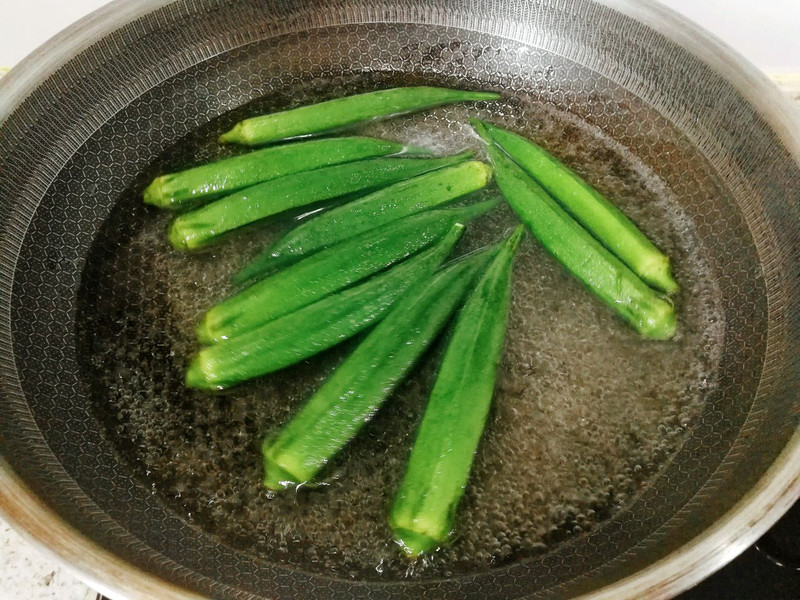 白灼秋葵竹节蛏