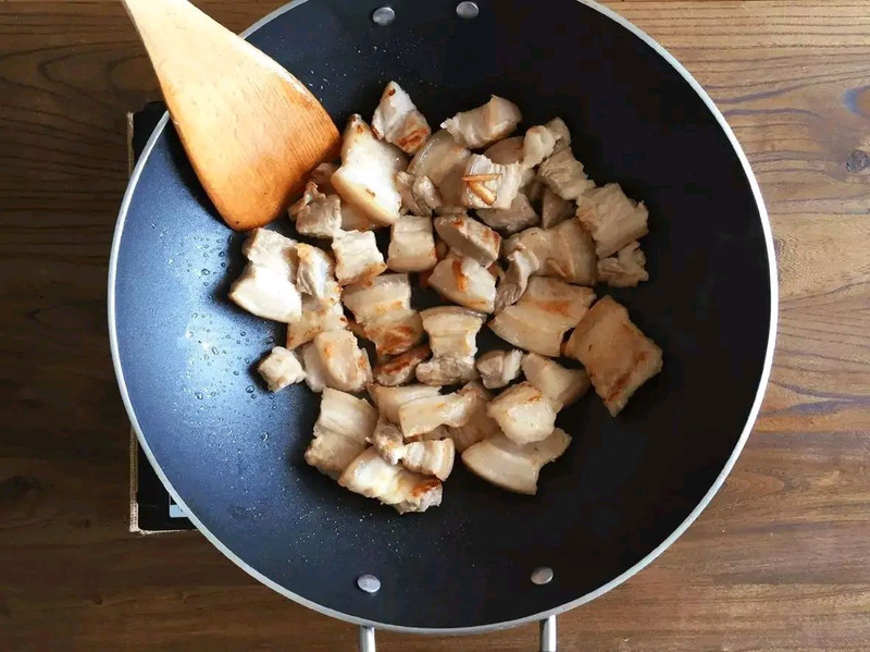 芋头红烧肉