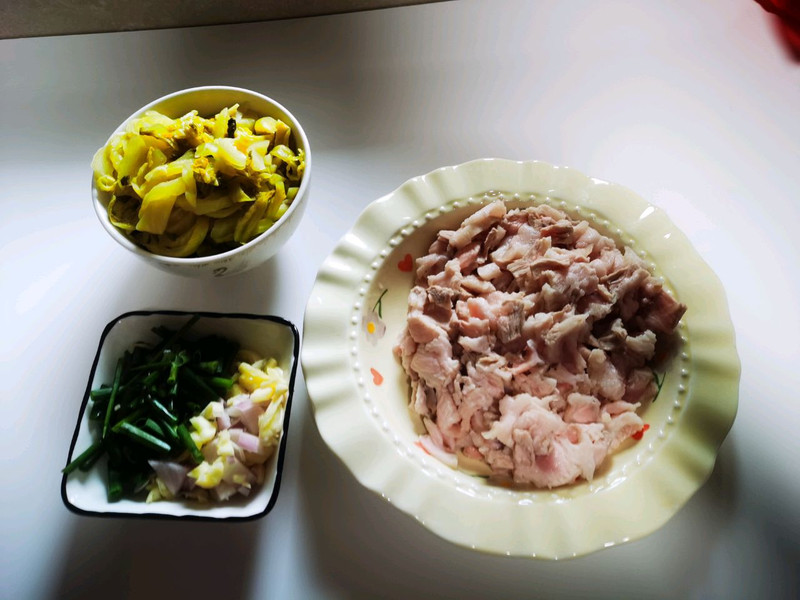 酸菜炒五花肉