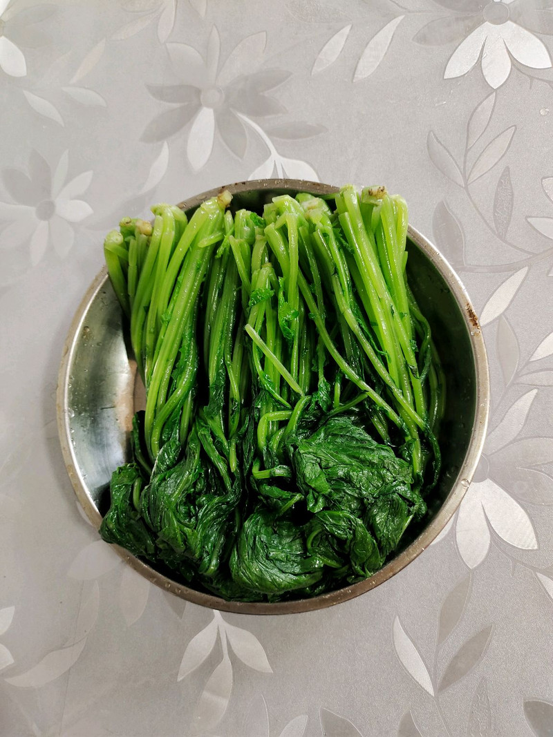 萝卜苗炒肉末