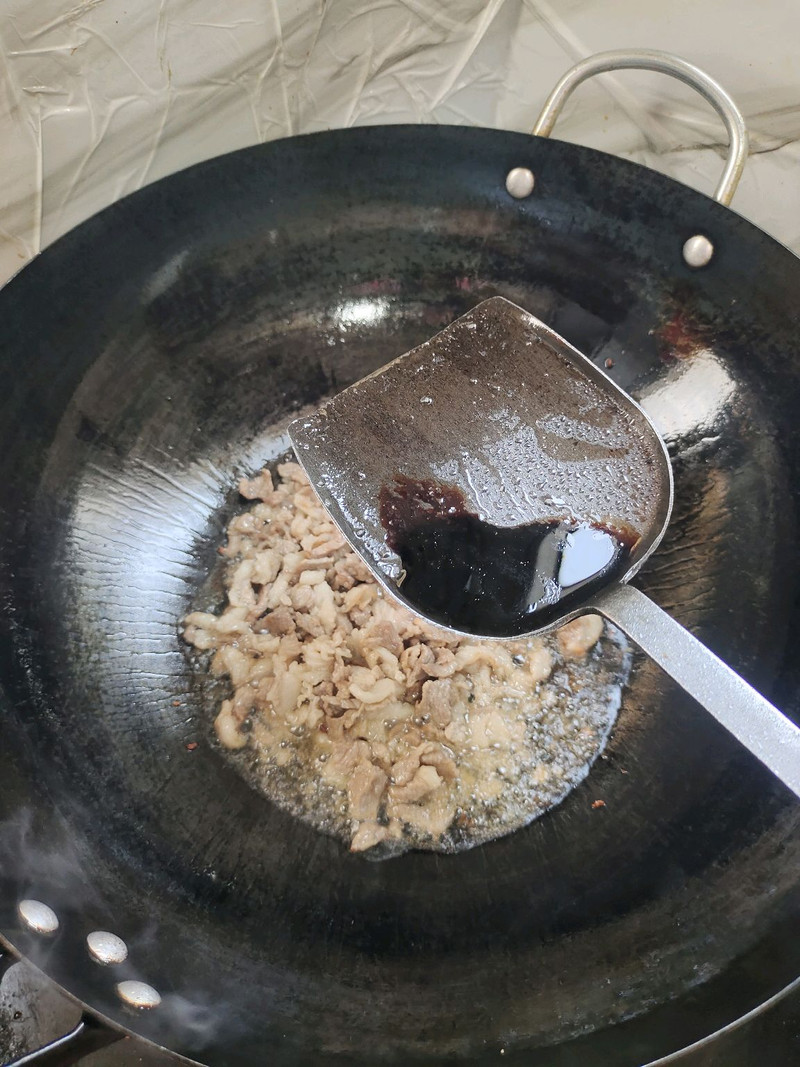 萝卜苗炒肉末