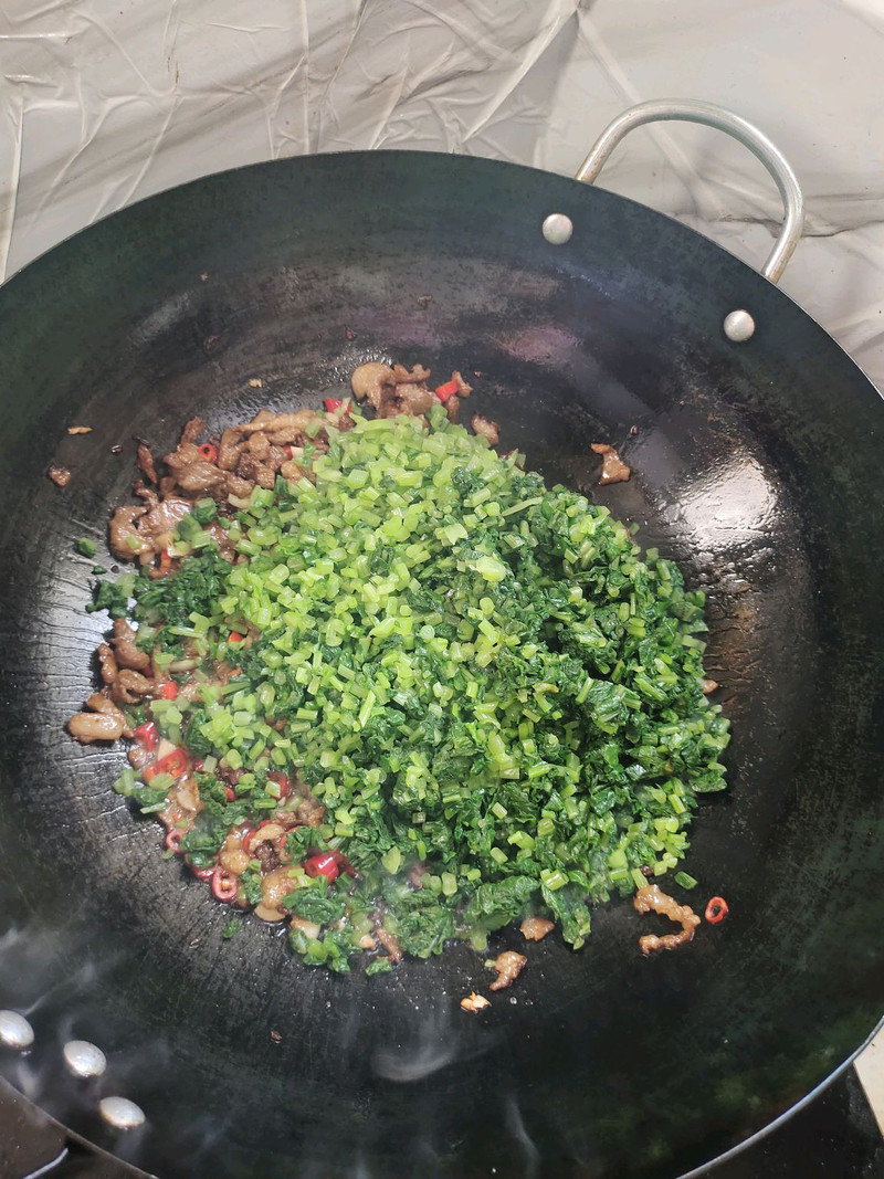 萝卜苗炒肉末